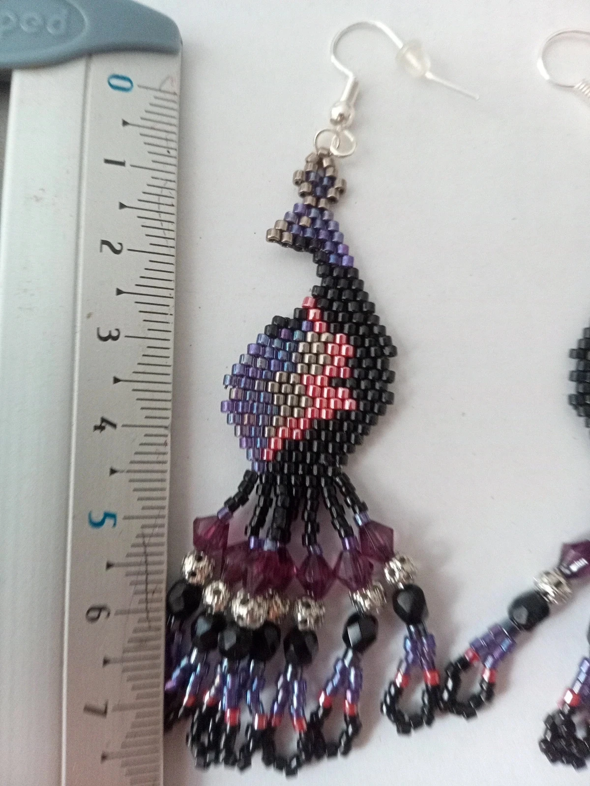 Brincos pendentes de pavão em contas miyuki delica violeta e preto – photo 6